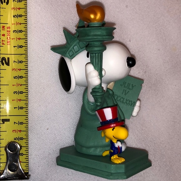 Hallmark Keepsake Ornaments Peanuts Collection - Picture 7 of 8